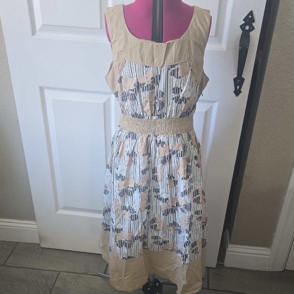 NWT‎ Chaudry KC Tan and White Resort Midi Sundress Medium